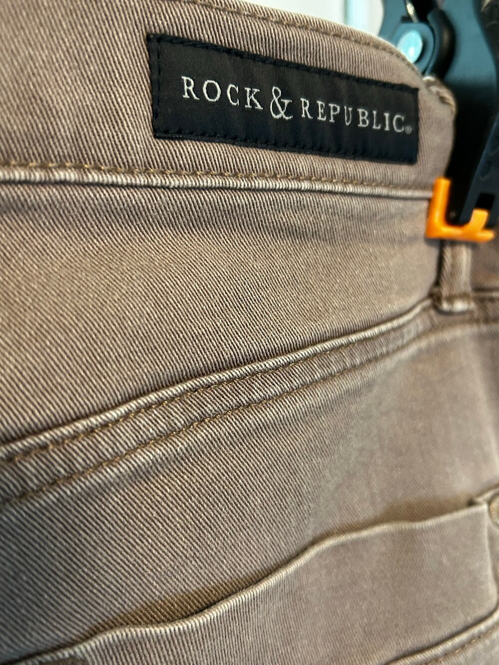 Rock & Republic Kashmiere Women’s 8M Taupe Brown Distressed Skinny Jeans Raw Hem